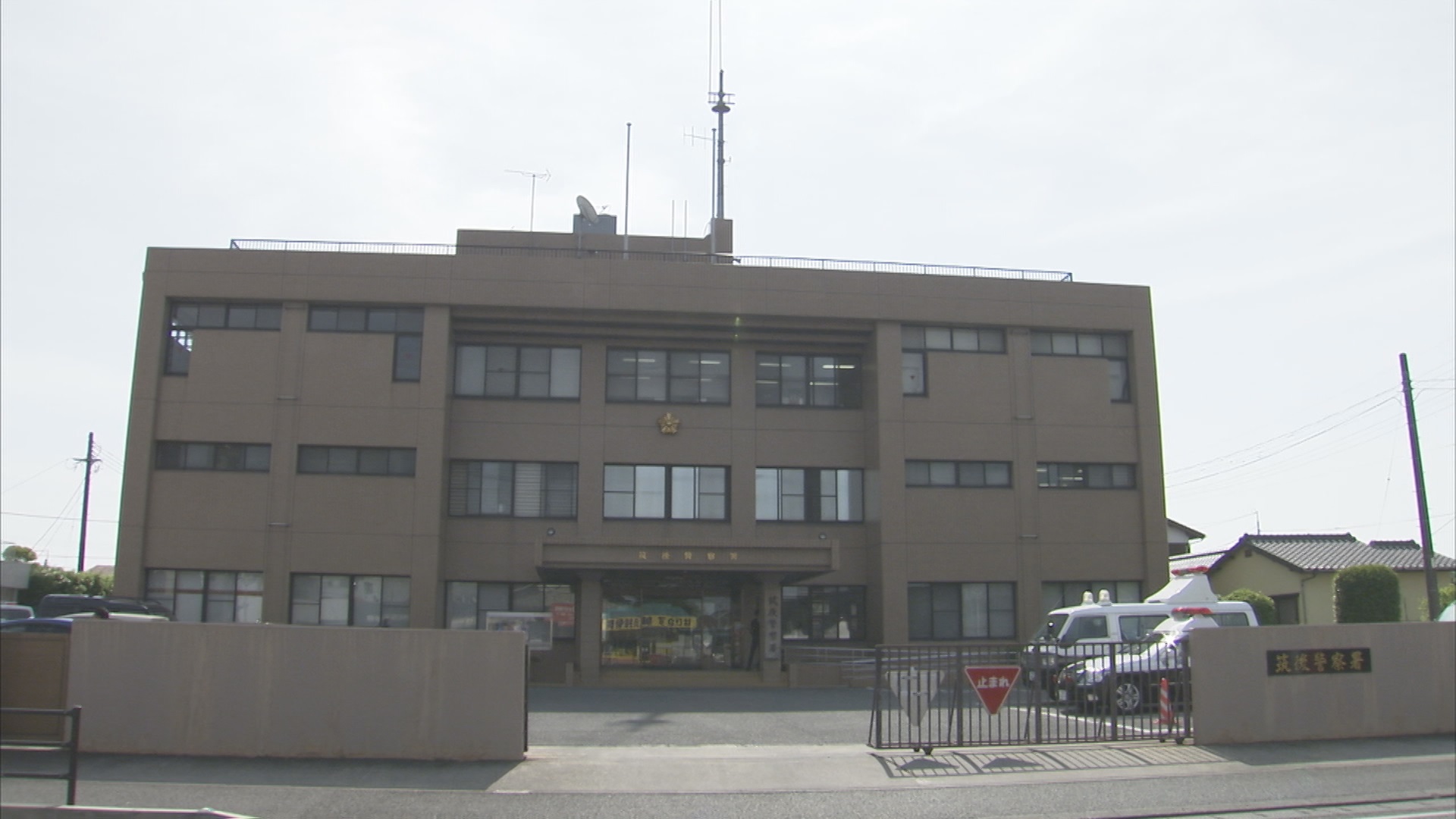 新年会で女性のズボンを“引き下ろし”下着姿に　暴行容疑で３６歳男を逮捕　「覚えていない」と否認　福岡