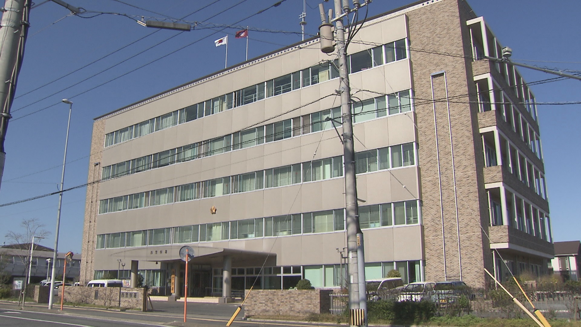室見川の河川敷で胸に刃物刺さった男性　搬送先の病院で死亡　事件と自殺の両面で捜査