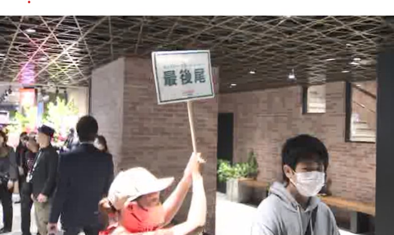 【続報】ワンビル開業　わずか数分で「2時間待ち」のドーナツ店も　大勢の買い物客でにぎわう　購入あきらめる客も　福岡