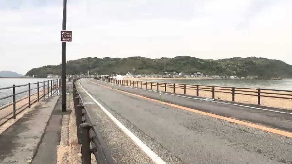 志賀島に続く道路から「電柱」が消えた　1.2キロ区間の53本を撤去　人気ドライブコースが視界良好に　福岡市